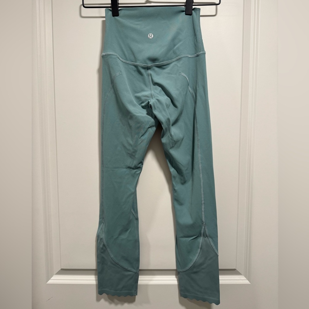 Lululemon Align Scalloped Hem HR 23” Leggings - Picture 3 of 12